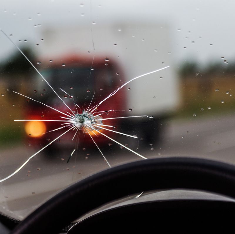 Autoglas / Steinschlag Reparatur